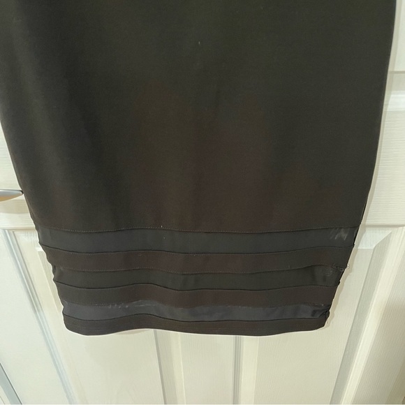 Justify black dress with mesh on middle of dress and on bottom. size large - Picture 5 of 11